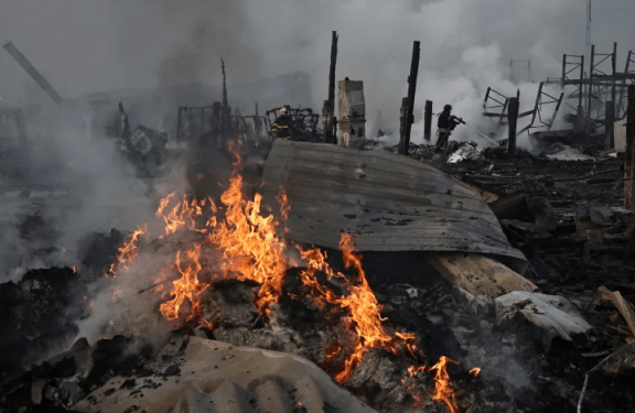 Ukraine peace talks inch closer to deal with Brit troops on the ground, 800k-strong army… but must give Donbas to Putin