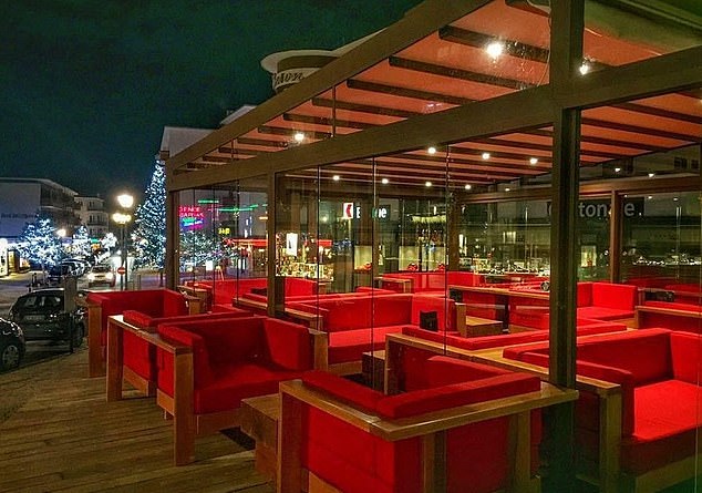 Its normal closing time is 2.00am local time, which would have been 30 minutes after the fire began