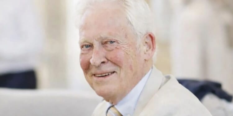 Legendary Sun features supremo Dave Bootle dies aged 86