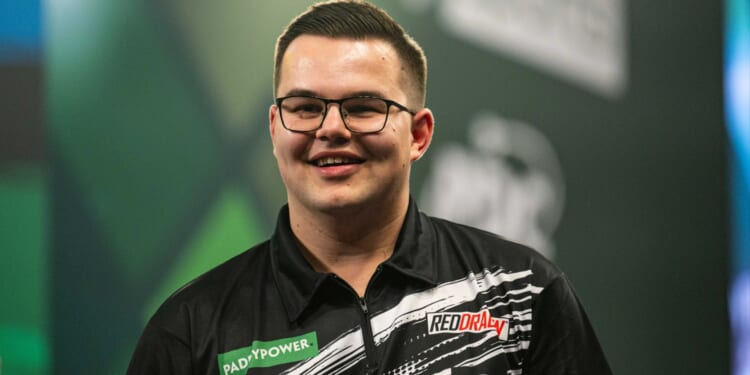 'I'm 100% in' - Gian Van Veen buzzing after being told he's formally qualified for £1million darts tournament
