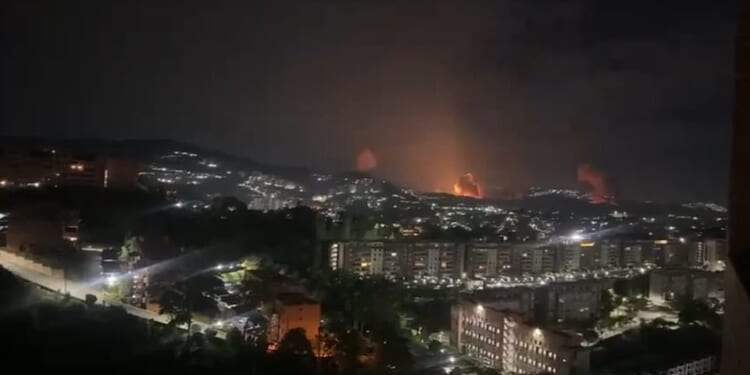 Venezuela live: Latest updates as seven explosions and low-flying aircrafts heard in Caracas