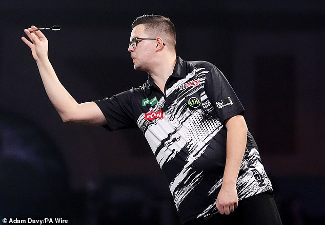 Van Veen booked his place in the final with a hard-fought win over Gary Anderson on Friday