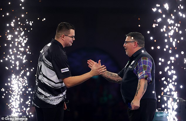 Van Veen and Anderson embrace after a semi-final showdown that could have gone either way