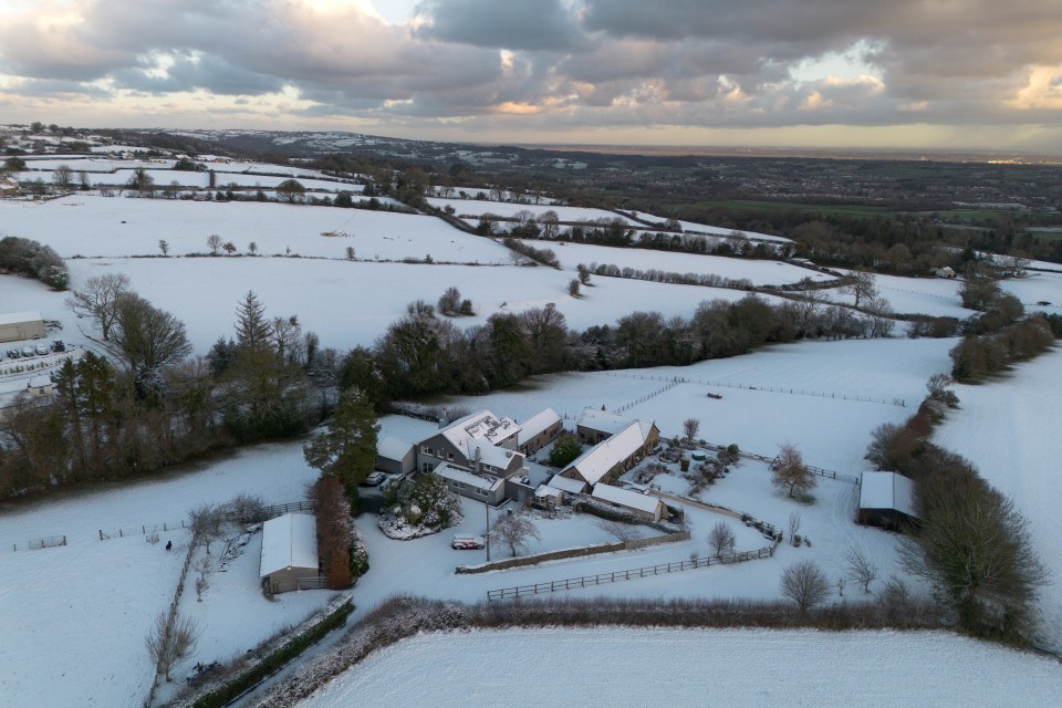 Snow and ice warnings during cold weather in Britain