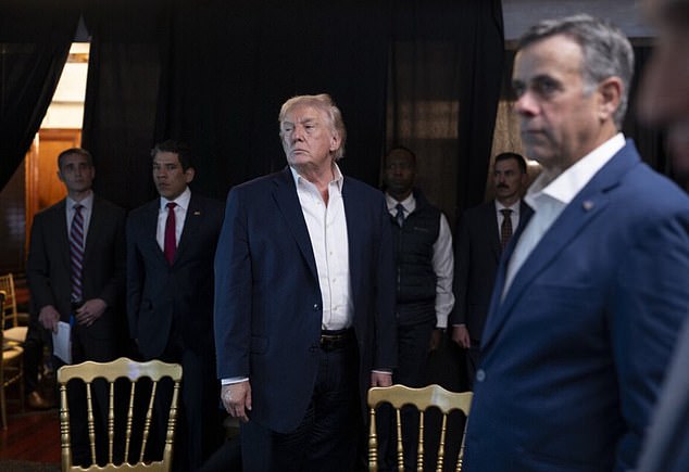 Another photo showing CIA Director Ratcliffe and Trump in Mar-a-Lago during Saturday morning's operation to capture Nicolas Maduro