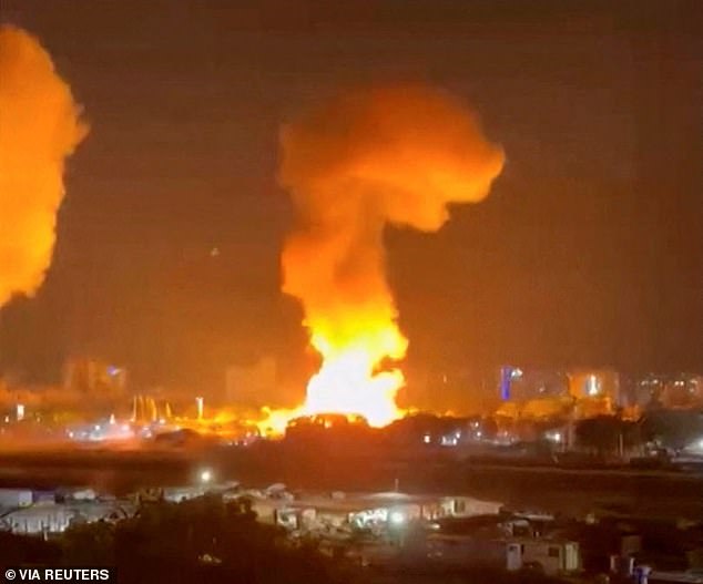 An explosion rocks Caracas in the early hours of Saturday morning as the Delta Force operation to seize Maduro and wife Cilia got underway