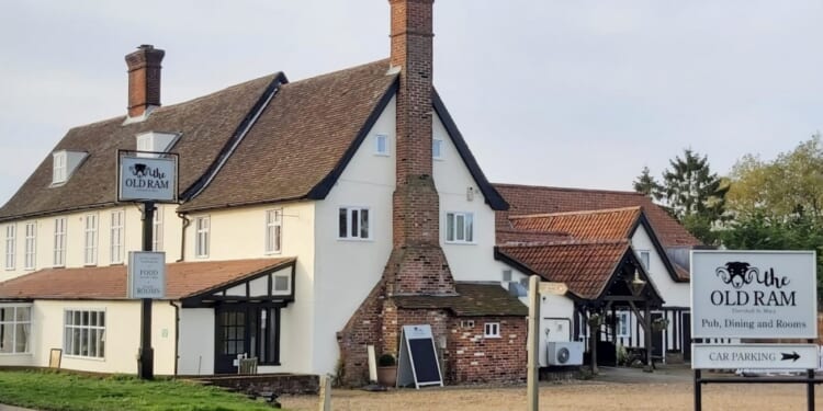 Beloved 300-year-old pub featured on Channel 4 show shuts its doors forever as landlady slams 'let down'