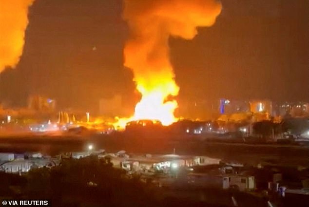 An explosion rocks Caracas in the early hours of Saturday morning during a US military operation which resulted in the capture of Venezuelan President Nicolas Maduro