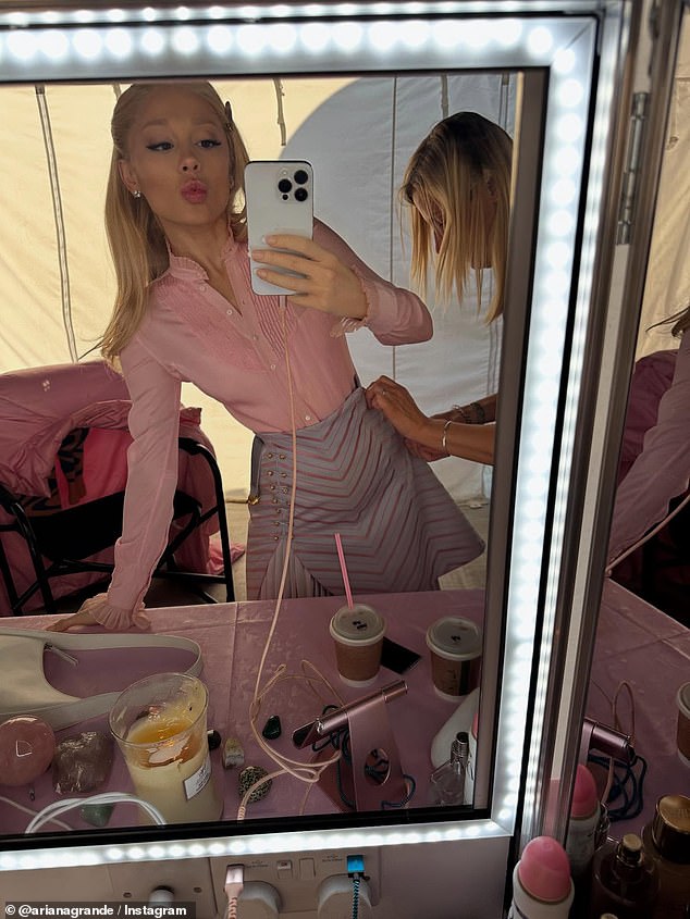 Also included in the gallery were several behind-the-scenes snaps including a few selfies while getting her hair and make-up done