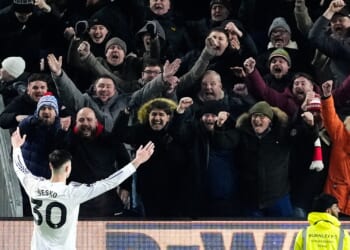 Man Utd fans make feelings clear with chant in Burnley clash as club look for next manager