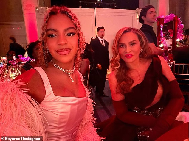 Beyoncé shared a photo of her mother and daughter together via Instagram in October