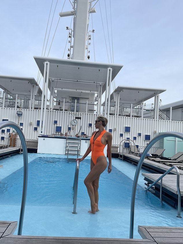 Samantha goes for a dip on the cruise - but she begins to feel intensely uncomfortable passing almost any man due to the app's chat function