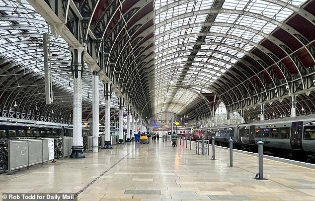 Very few passengers at Paddington in London this afternoon as Storm Goretti approaches