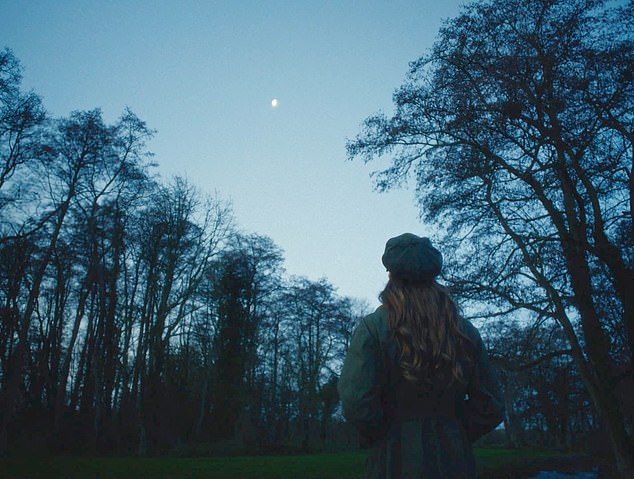 Kate tells us in the video that winter brings solace, patience, a stream flowing ‘just enough for us to see our own reflection’