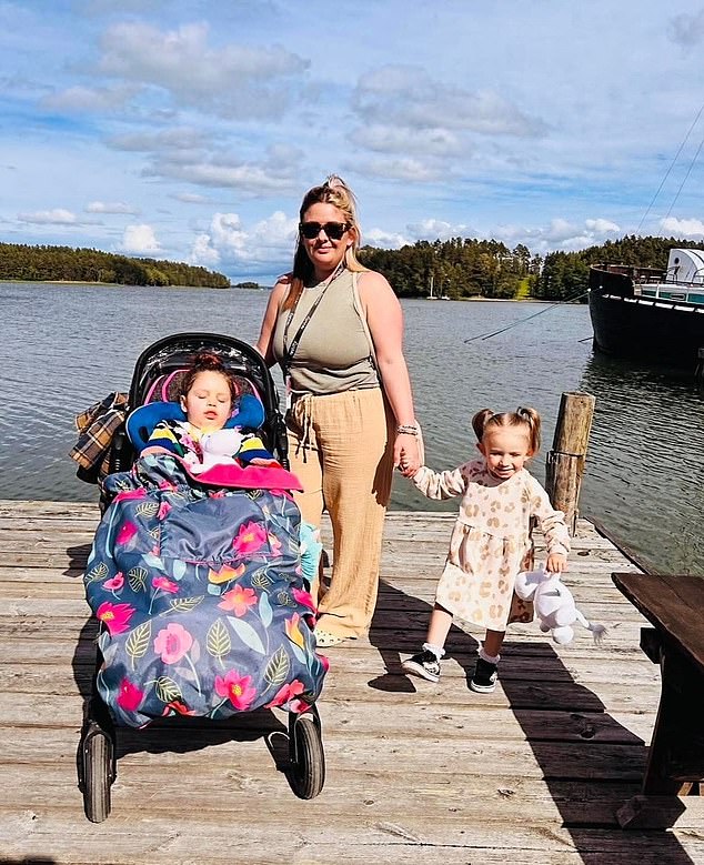 Nala Shaw (6) with Ally Wallace (35) and Teddi Shaw(4)