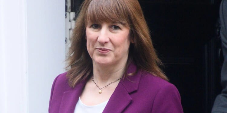 Hospitality chiefs will hold 'tax talks' with Rachel Reeves for High Street boost