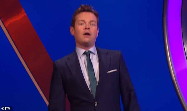 Two contestants on ITV 's gameshow Catchphrase left host Stephen Mulhern falling to his knees in desperation after being unable to correctly guess two tricky riddles