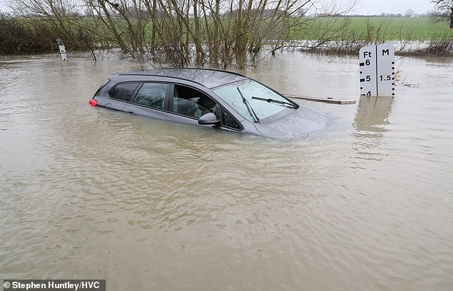 Storm Goretti brings flooding to Essex, trapping cars including this one in 4ft of water on Friday