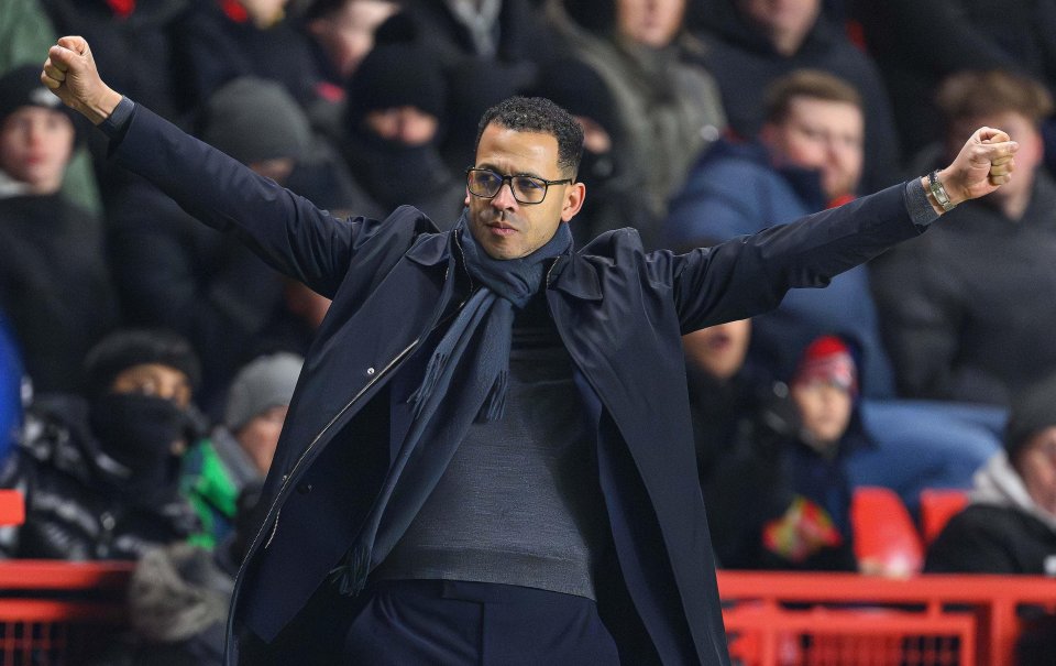 Charlton Athletic v Chelsea - FA Cup Round 3 - The Valley. Chelsea Manager Liam Rosenior celebrates their 2nd goal. Picture : Mark Pain / Alamy Live News