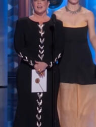 Melissa McCarthy flaunts massive weight loss in tight dress at Globes