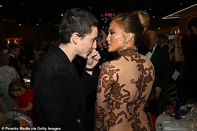 The stars were still able to hold a quick conversation with each other during the festivities