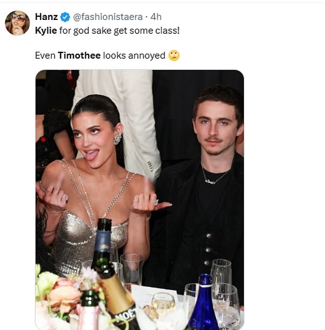 One X users insisted that Timothée looked annoyed due to the fact that Kylie was lacking class with her pose