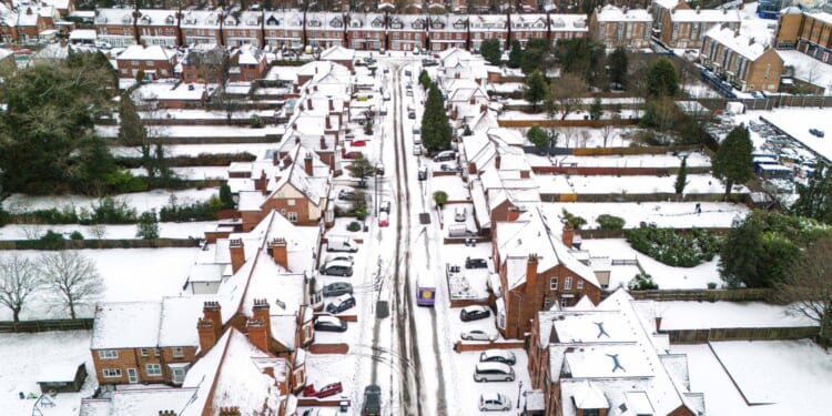 Met Office reveals when snow is most likely to hit England next in aftermath of 100mph Storm Goretti