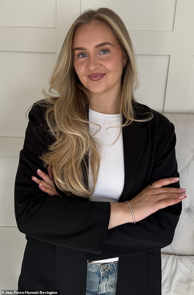 Hannah, who works in marketing as a social media manager, urged others to make use of spending pots