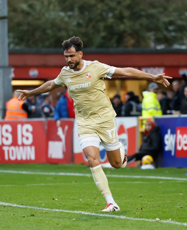 Fleetwood Town v Swindon Town - Sky Bet League Two - Highbury Stadium