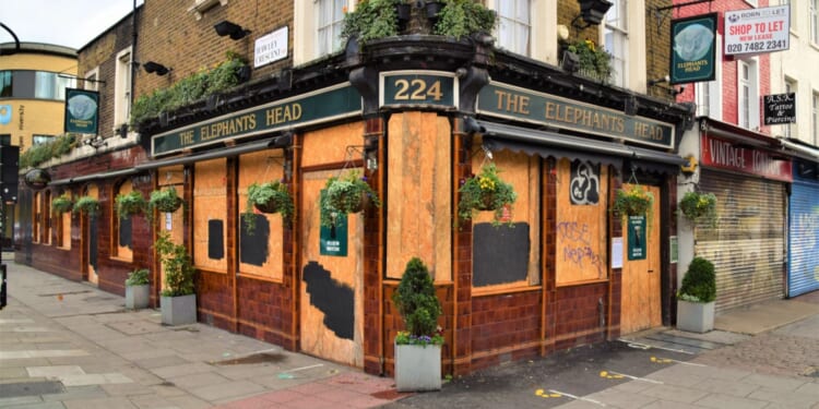 Rachel Reeves’ reckless rates rise has left pubs plundered and Labour in chaos