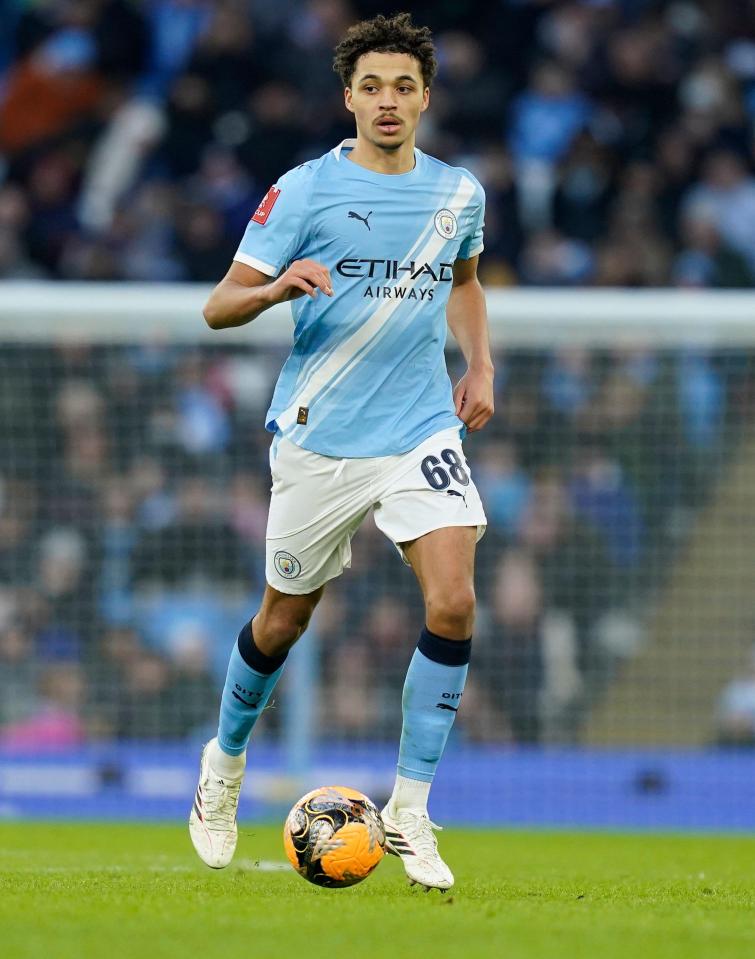 Manchester, UK. 10th Jan, 2026. Max Alleyne of Manchester City during the Manchester City vs Exeter City FA Cup match at the Etihad Stadium, Manchester. Picture credit should read: Andrew Yates/Sportimage Credit: Sportimage Ltd/Alamy Live News