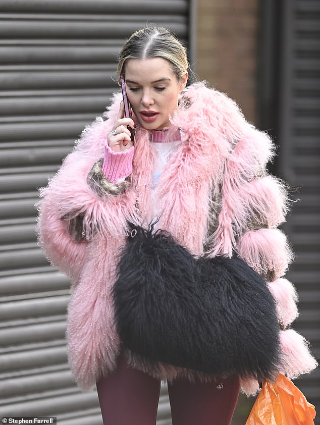 Now, sources are claiming that Scott has decided Helen has to move out of the six-bedroom home they previously shared