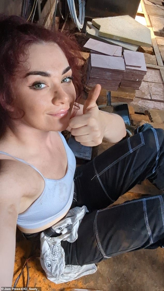 Eleanor bought her 50ft-long 1986 Dartline boat in May 2024 for £15,000 and then took out a loan to complete the renovation works