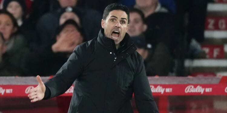 Wasteful Gunners miss chance to move nine clear at top of Premier League table