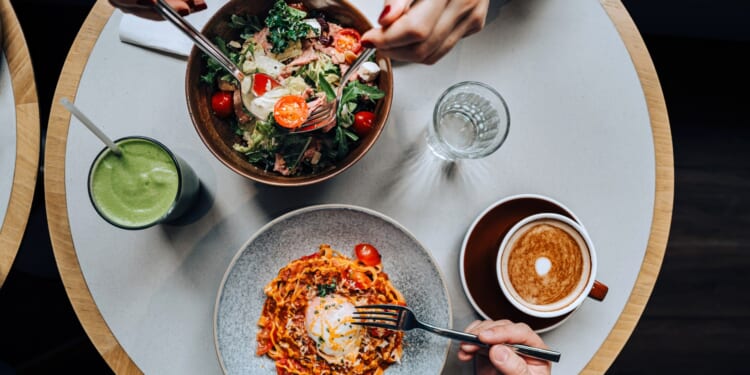 How to eat out like a dietitian