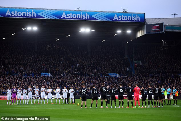 There was a minute of applause and the players wore black armbands as Leeds beat Fulham
