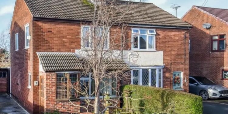 Quaint three-bedroom house hits market for £130,000