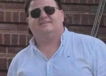 Tragedy as dad, 35, 'dies in A&E after being given painkillers' in front of distraught son