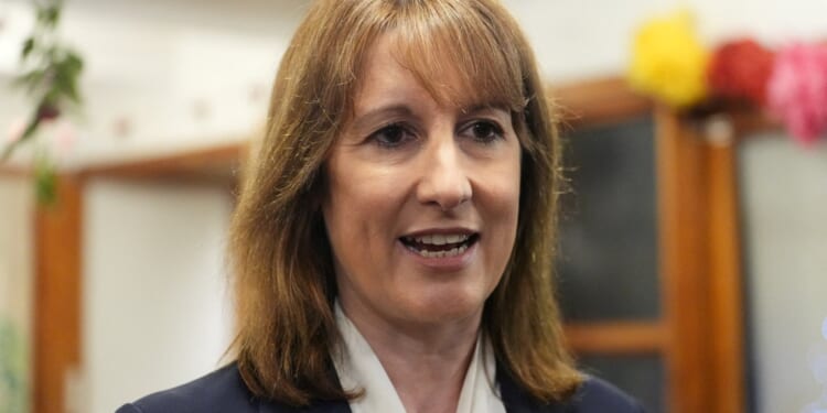 Rachel Reeves warned 'don't celebrate' over sluggish growth