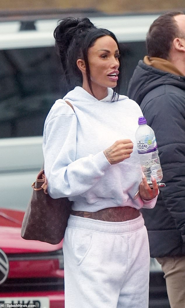 Her followers have voiced their fears for her health, writing: 'Katie.. you don¿t know me, but I really want you to get some help. You¿re looking really poorly'