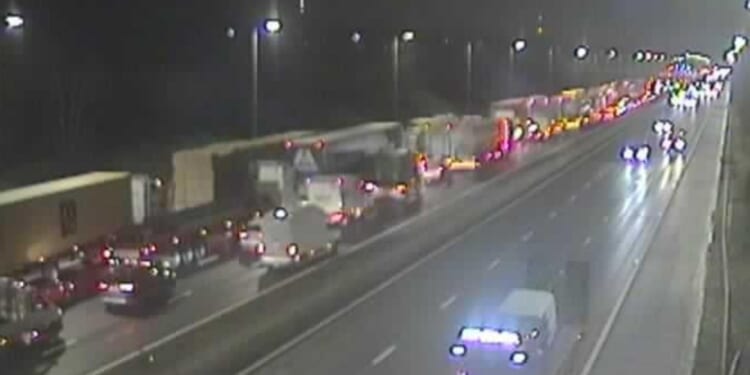 M62 closed in one direction after machinery broke down during overnight roadworks as drivers warned of delays