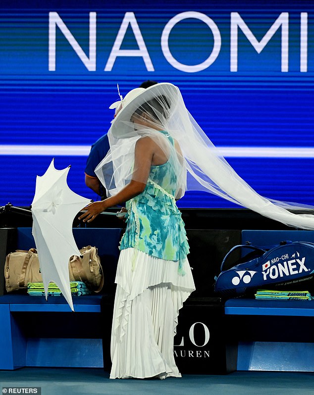 It was a picture of elegance, with the crowd inside Rod Laver Arena cheering wildly for the four-time Grand Slam champio