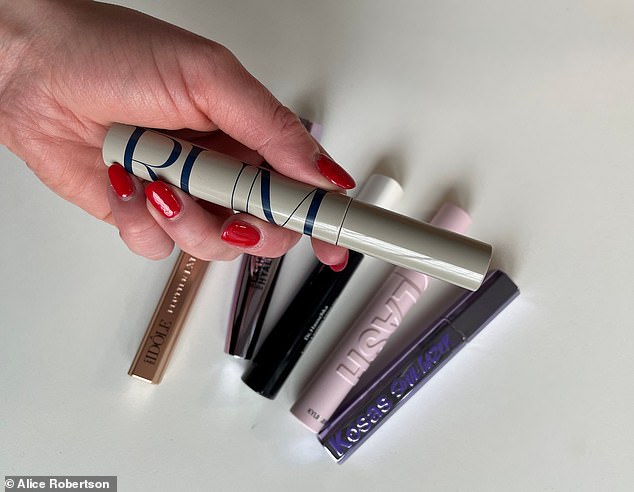 Alice Robertson testing some of the best mascaras