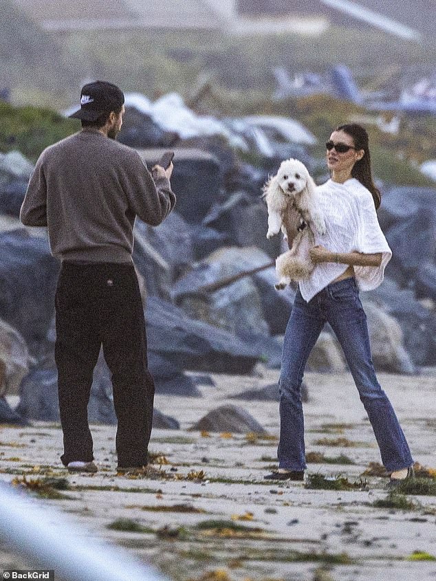 Brooklyn seemingly snapped a photo of Nicola with Lamb