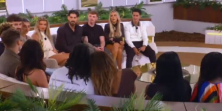 Love Island fans convinced hunk is 'acting' and will ditch partner for another All Stars beauty