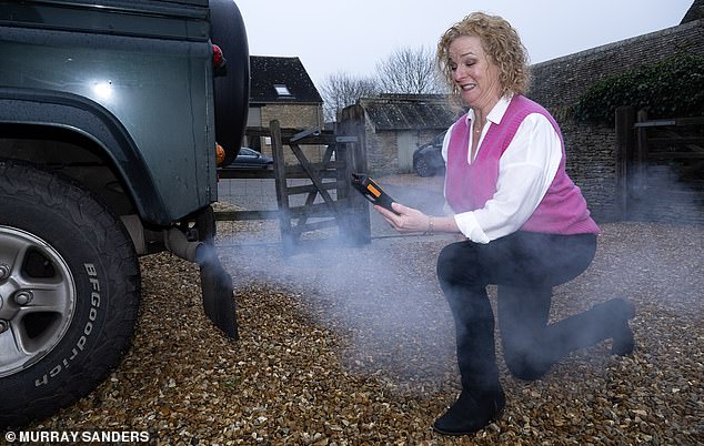 PM2.5 levels outside the home are massively raised by vehicle exhaust fumes