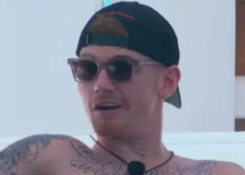 Love Island fans accuse boy of 'faking feelings' as he ends romance in shock U-turn