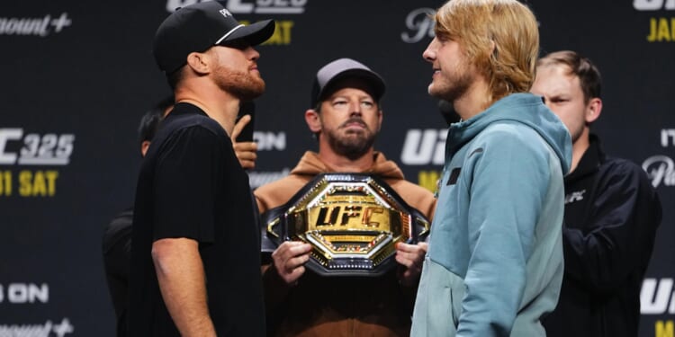 When will the cage-walks for huge UFC 324 main event be?