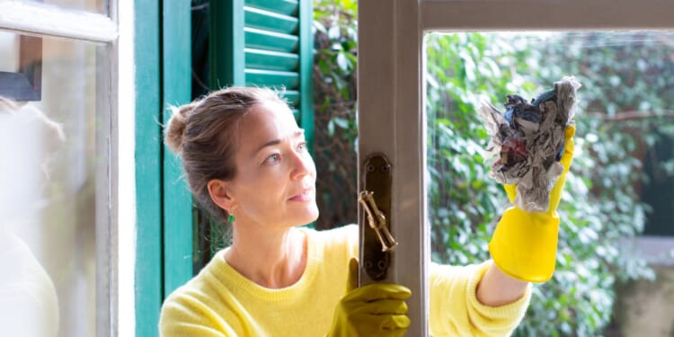 Simple trick to prevent winter sun from highlighting your streaky windows