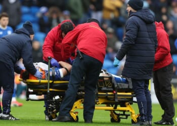 Cardiff vs Stockport EFL clash delayed as star is stretchered off with oxygen after horror injury